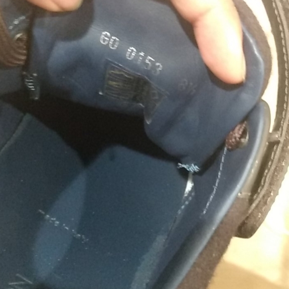 Louis Vuitton Men's Elliptic Damier sneaker - Picture 8 of 12